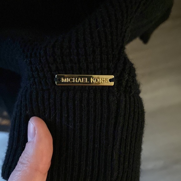 Michael Kors black sweater. size large - Picture 3 of 3